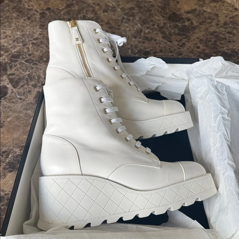 Chanel 24c white lambskin quilted wedge combat boot bootie sz 39